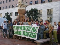 Frizzi Au-Protest am Landhausplatz